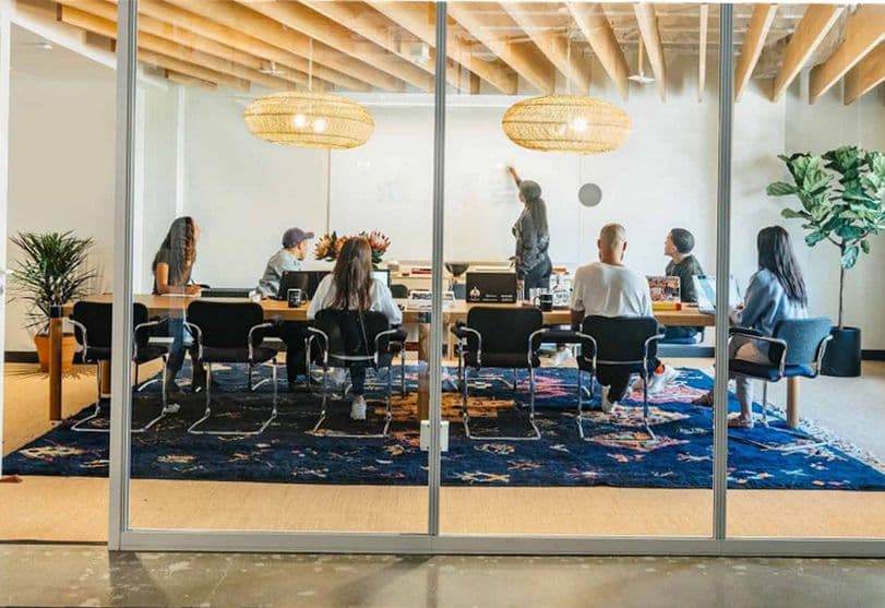 81% de los profesionales argentinos considera que el modelo híbrido ha impactado de forma positiva su productividad 