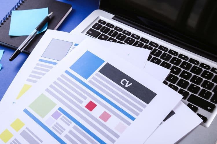 La IA y cómo ayuda para preparar un CV
