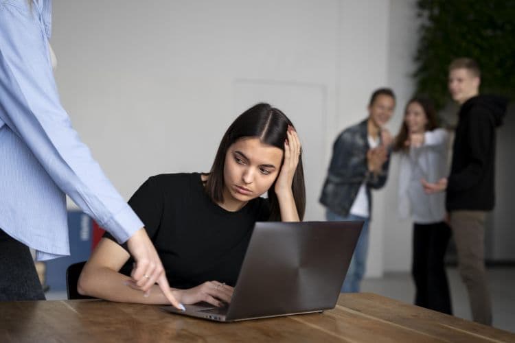El rol de los líderes para mitigar el bullying o acoso laboral