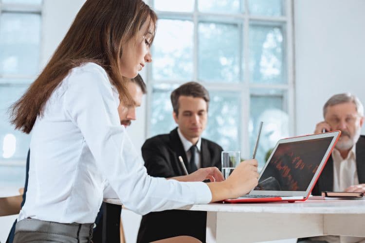 Además del salario, ¿qué satisface al talento?